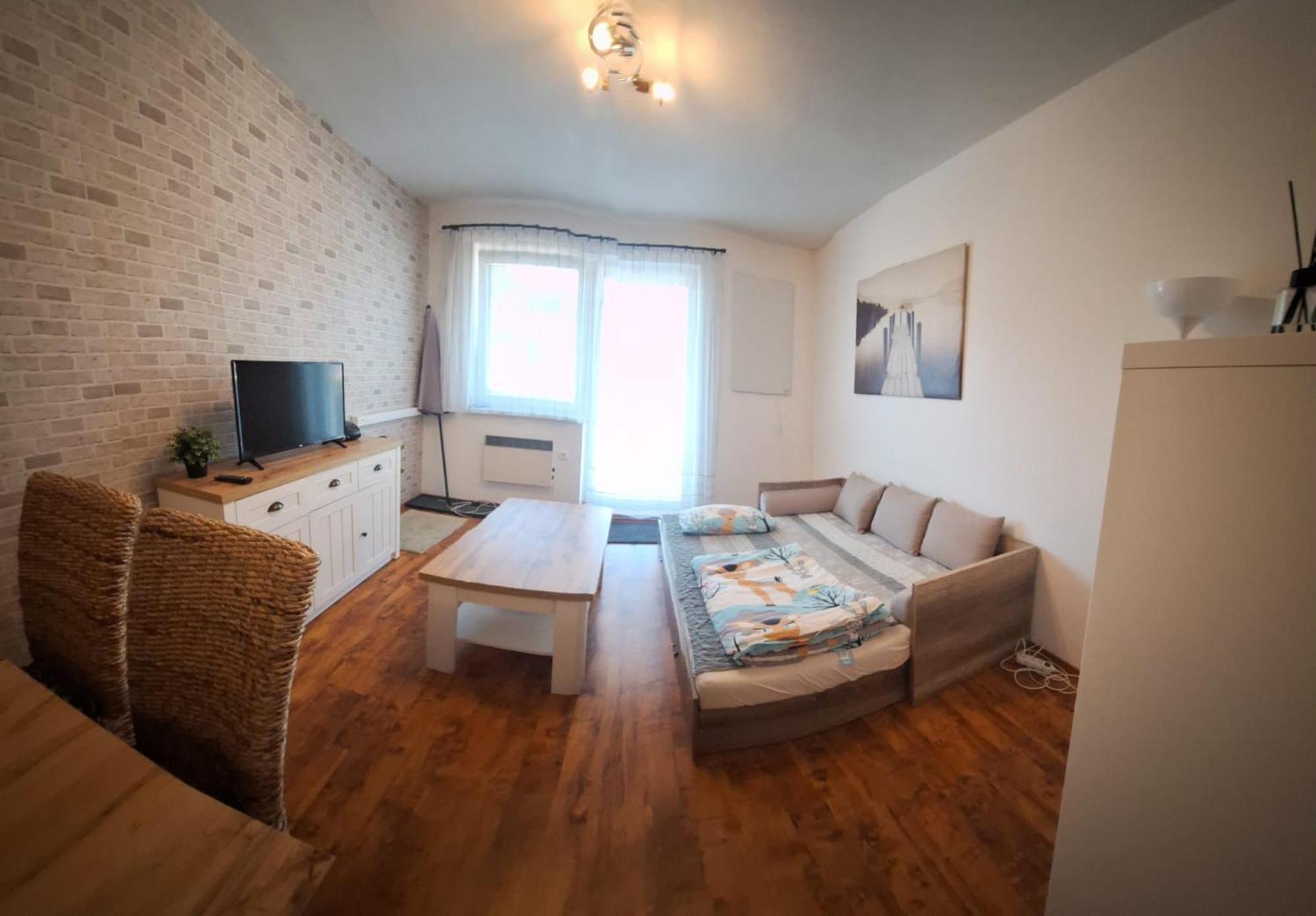 Apartman S Terasou โอสชานิดซา ภายนอก รูปภาพ