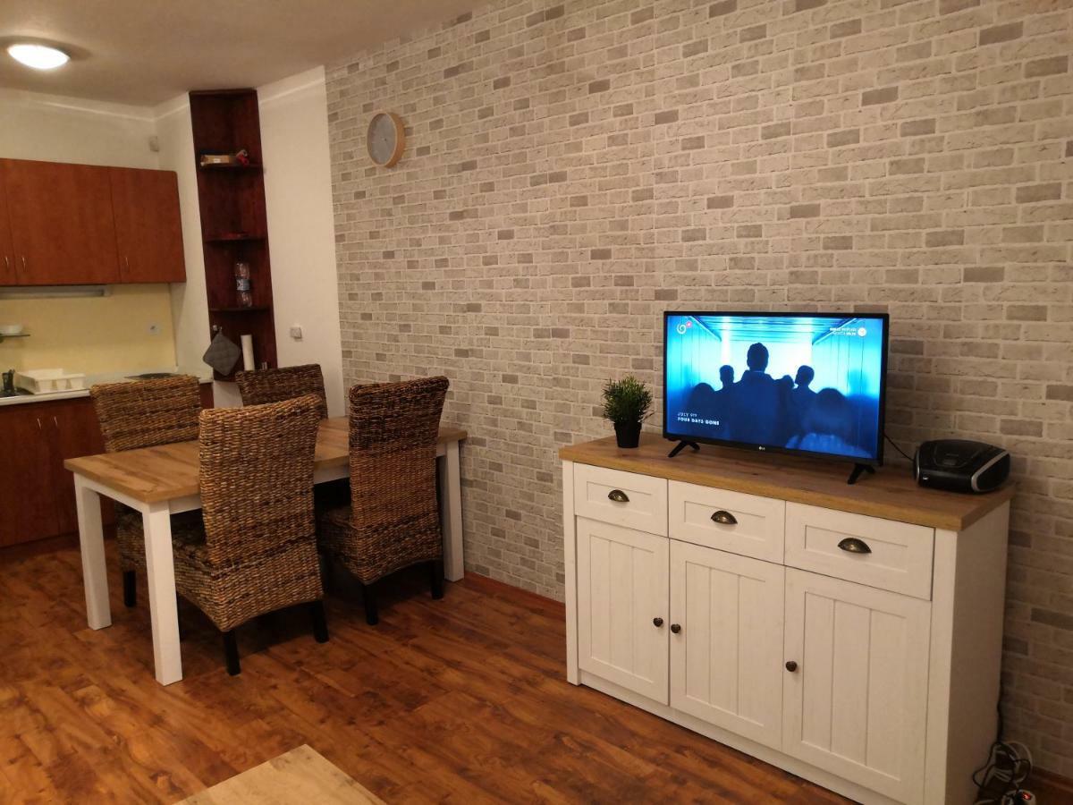 Apartman S Terasou โอสชานิดซา ภายนอก รูปภาพ